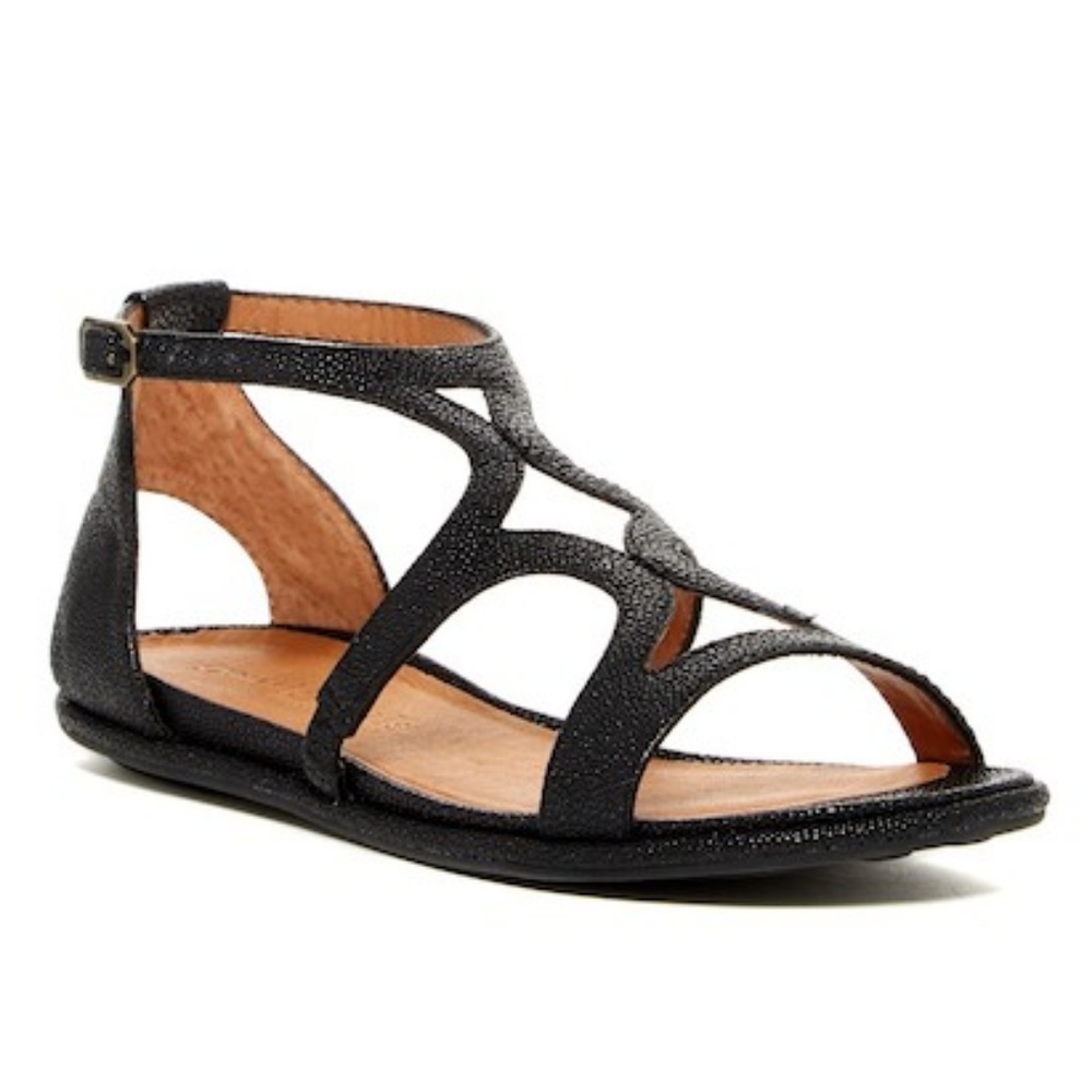LIKE NEW Kenneth Cole Gentle Souls Oak Sandal